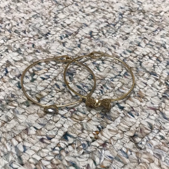 2 bracelets - Picture 1 of 2